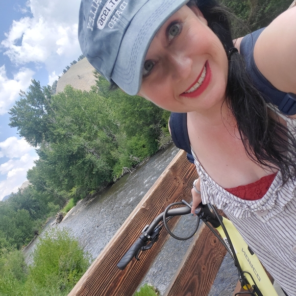 Lifelong fashinista with way too much clothes! - Picture 1 of 2